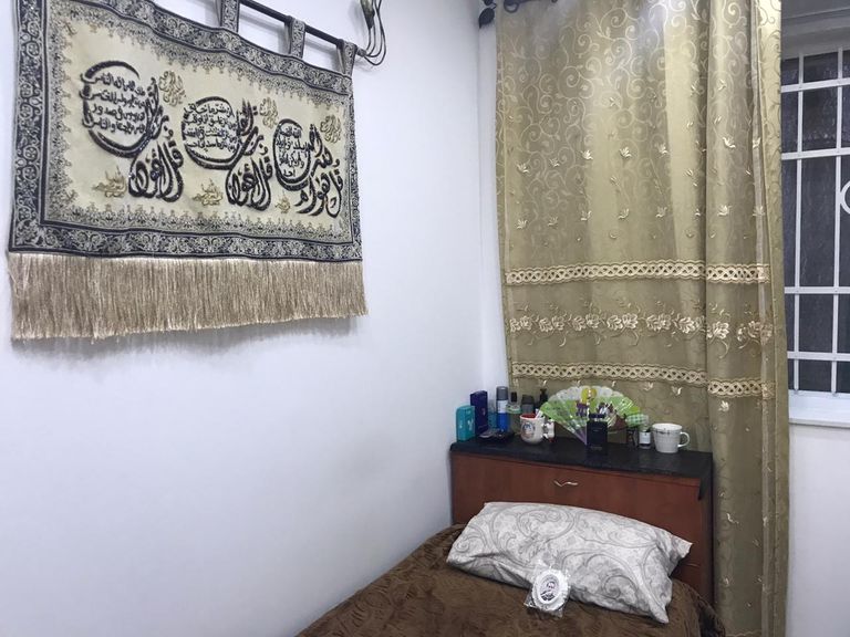 داخل غرفة الشهيد الحلاق