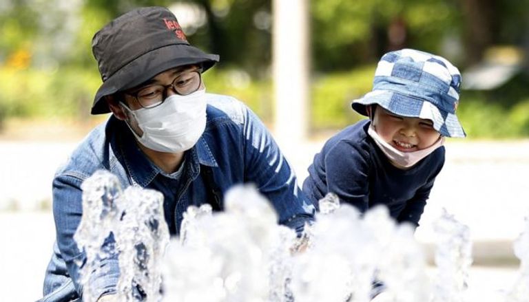  اليابان تطور كمامات مقاومة لحرارة ورطوبة الصيف 