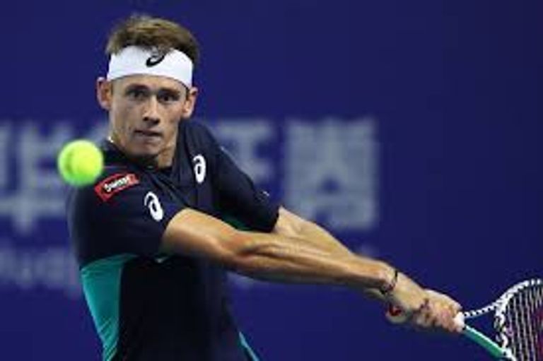 أليكس دي مينياور لعبة التنس