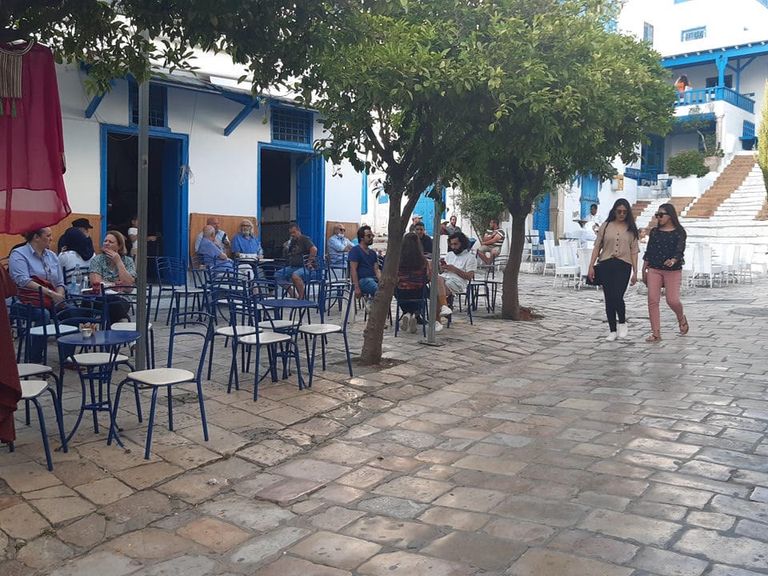 التونسيون ينتصرون على كورونا 