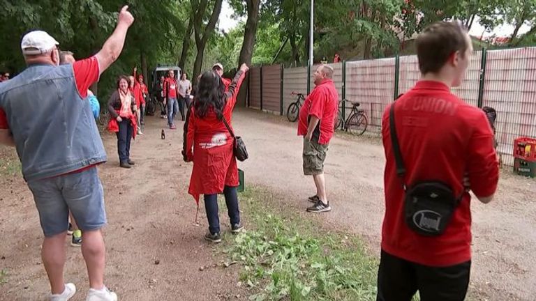 جماهير يونيون برلين في الغابة