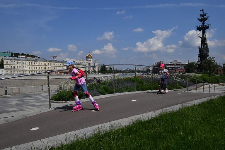 موسكو تنبض بالحياة مجددا