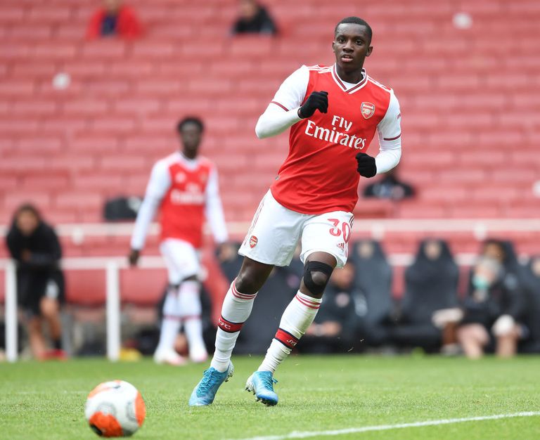 لاعبو أرسنال ضد تشارلتون