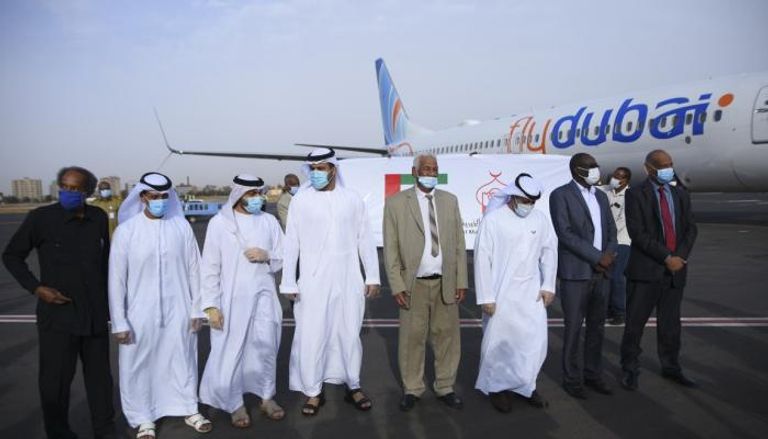 طائرة مساعدات إماراتية تصل السودان