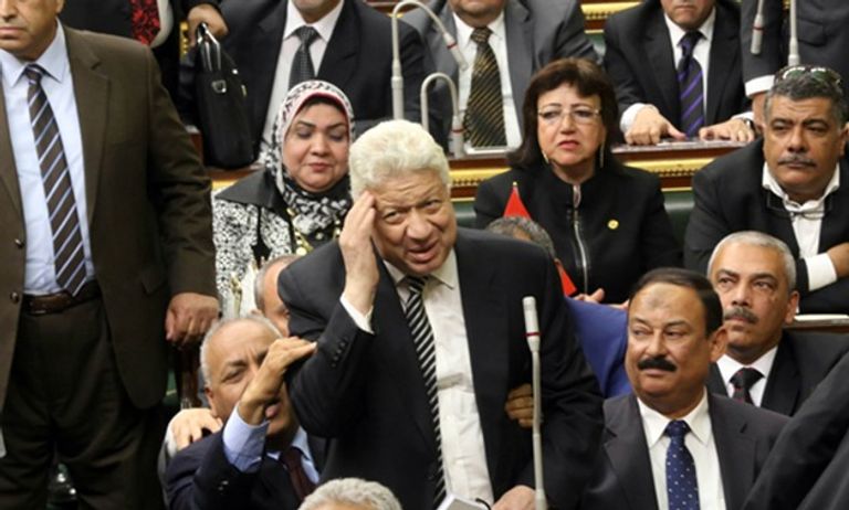 مرتضى منصور رئيس الزمالك المصري في إحدى جلسات مجلس النواب