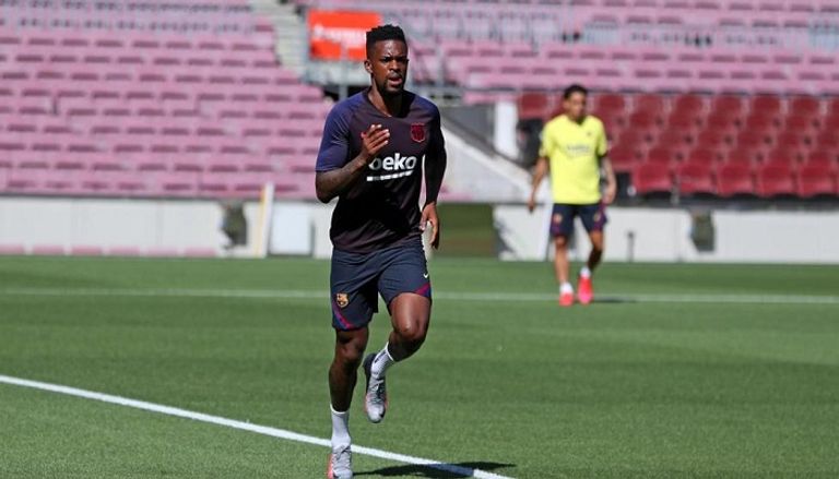 تخطى بروتوكول الليجا.. سيميدو في حفلة ميلاد