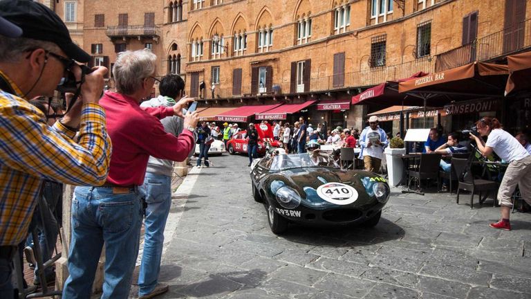معرض  Mille Miglia  في روما