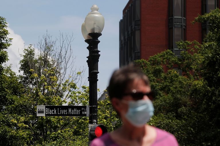 ارتداء الكمامة يحمي من الموجة الثانية للوباء