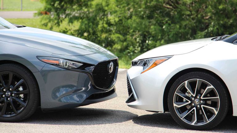 طرازي مازدا 3 و تويوتا كورولا هاتش باك