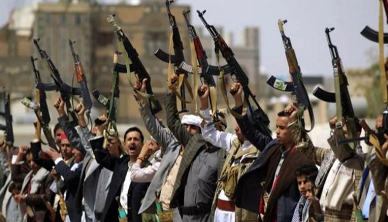 عناصر من مليشيا الحوثي الإرهابية - أرشيفية