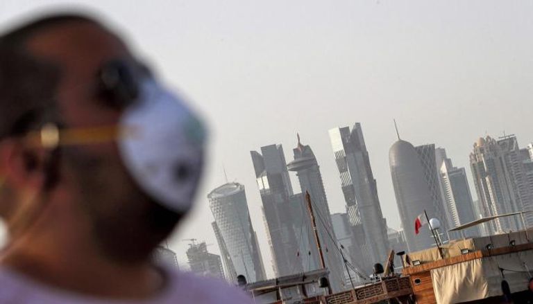العمالة الأجنبية أولى ضحايا أزمات قطر في كورونا