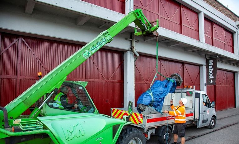 تمثال تاجر الرقيق إدوارد كولستن