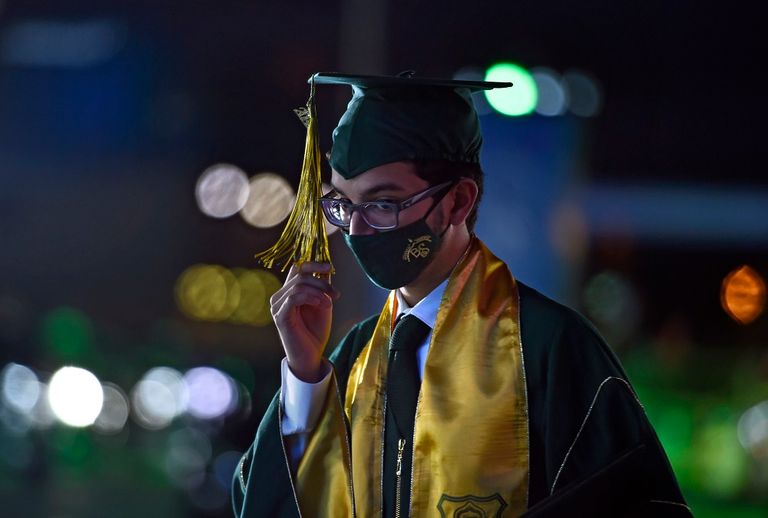 الحفل شهد إطلاق ألعاب نارية في السماء