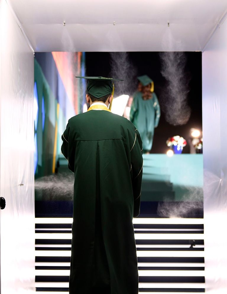 الحفل شهد إطلاق ألعاب نارية في السماء