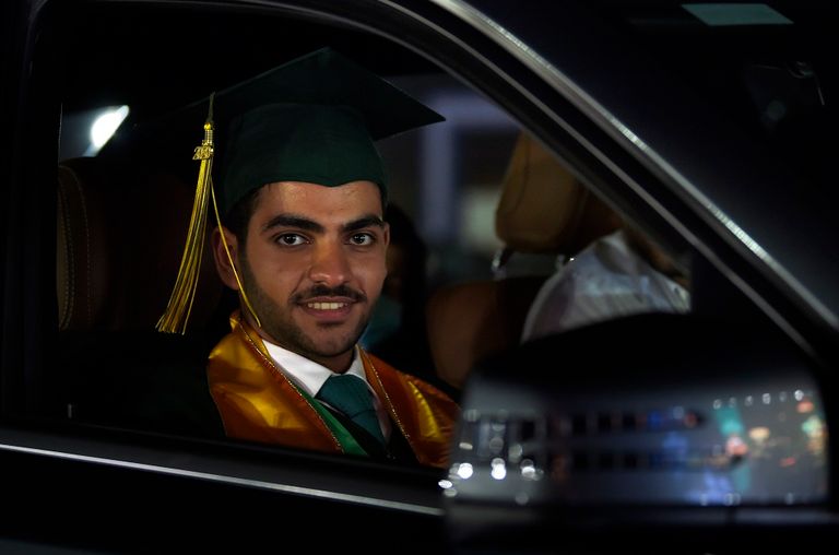 الحفل شهد إطلاق ألعاب نارية في السماء