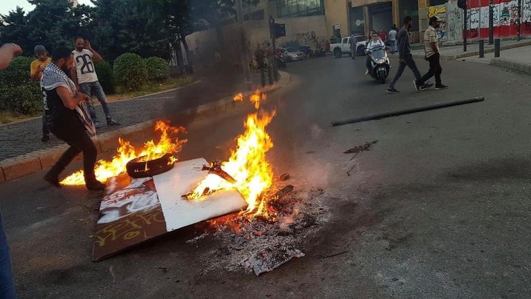 الغضب يجتاح شوارع لبنان