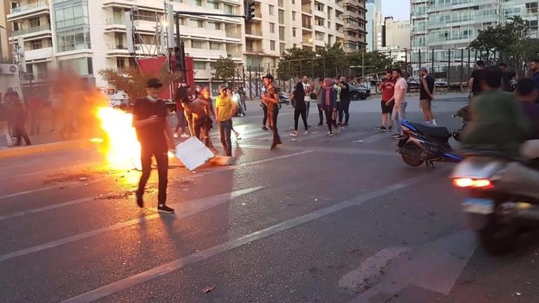 الغضب يجتاح شوارع لبنان