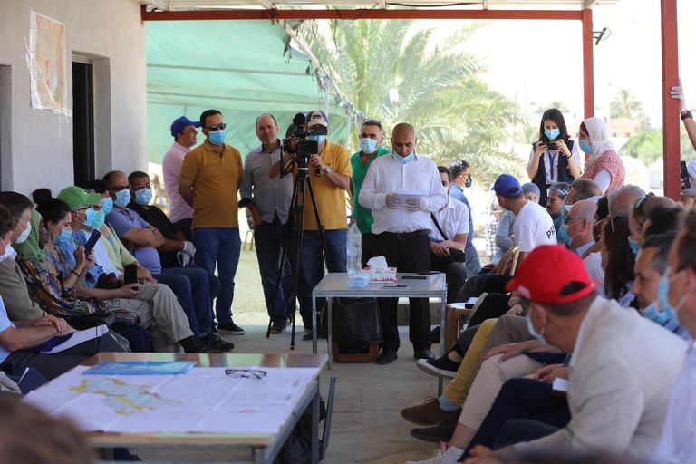 جانب من جولة الدبلوماسيين