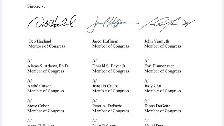 اعتداءات المستوطنين على الفلسطينيين تتم تحت حماية الاحتلال- أرشيفية