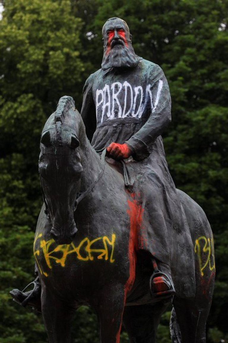 تشويه تمثال الملك ليوبولد الثاني في بلجيكا