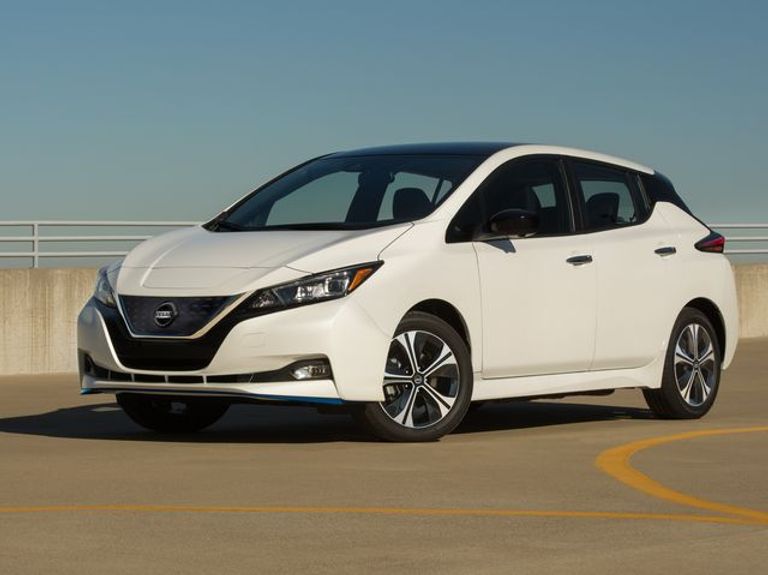 سيارة نيسان Leaf الكهربائي طراز Jaguar I Pace