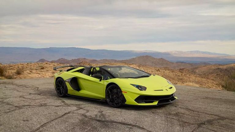 سيارة لامبورجيني Aventador SVJ  طراز أستون مارتن Valkyrie
