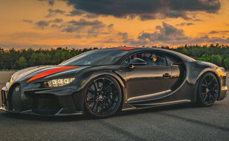 سيارة بوجاتي طراز Chiron Super Sport 300+ طراز أكيورا NSX