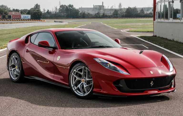 سيارة فيراري طراز 812 Superfast. طراز أكيورا NSX