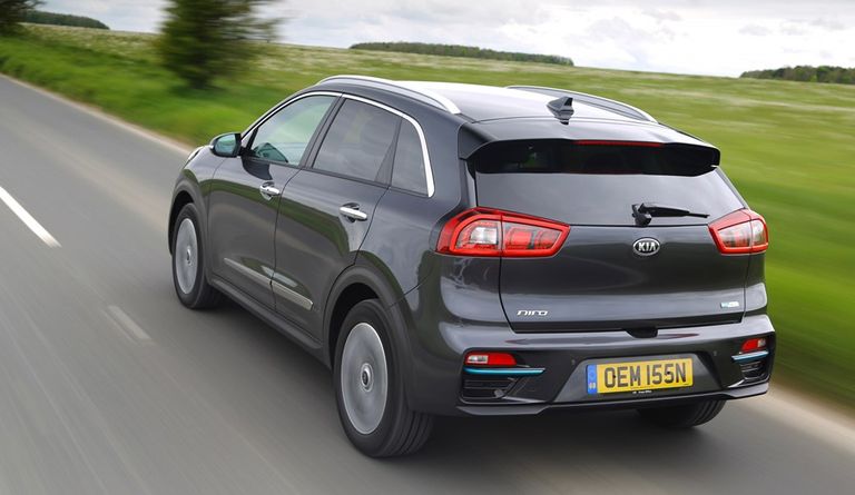 سيارة كيا e-Niro الكهربائية تسلا موديل S