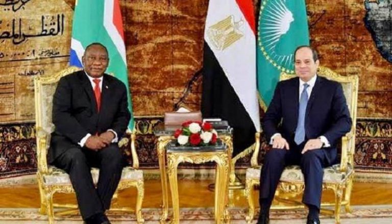الرئيس المصري ونظيره الجنوب أفريقي خلال لقاء سابق