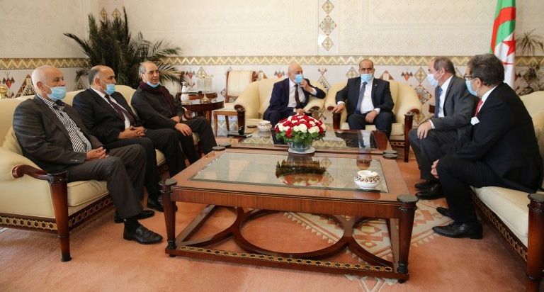 جانب من اسقبال الرئيس الجزائري لرئيس مجلس النواب الليبي بالقصر الجمهوري