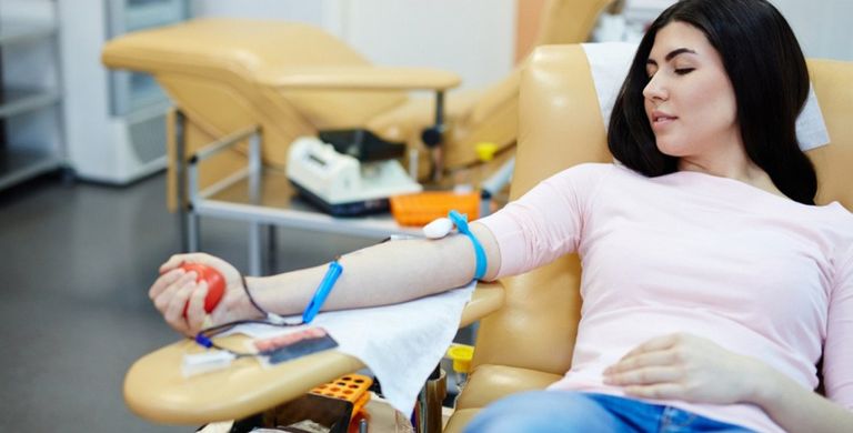 التبرع بالدم الدم المأمون ينقذ الأرواح