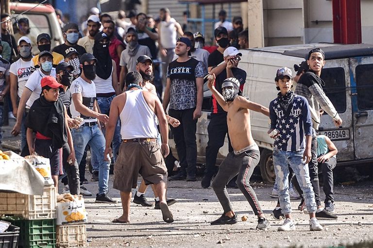 جانب من احتجاجات لبنان - الفرنسية