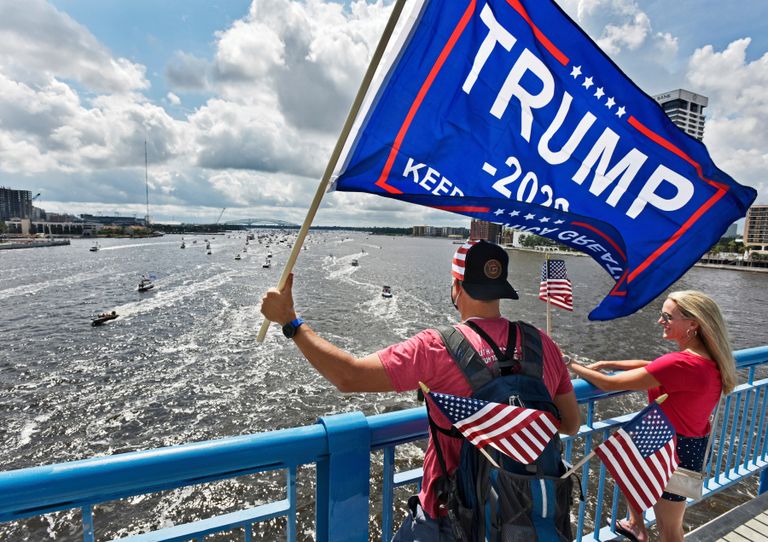 مؤيدو ترامب يحيون عيد ميلاده