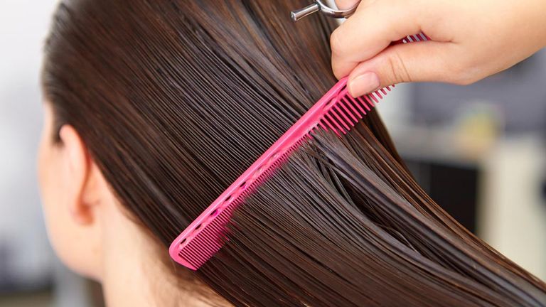 شعر امرأة بعد استخدام الكيراتين الكيراتين سر صحة وجمال شعرك