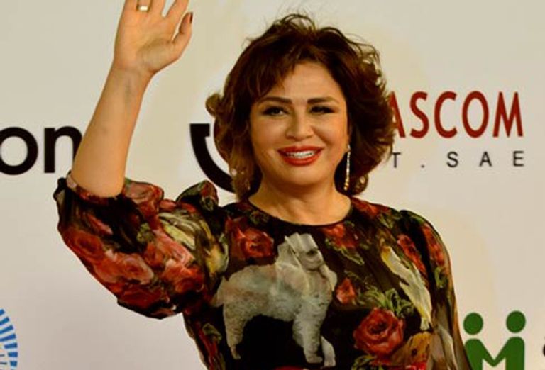 الفنانة المصرية إلهام شاهين الفنانة المصرية إلهام شاهين