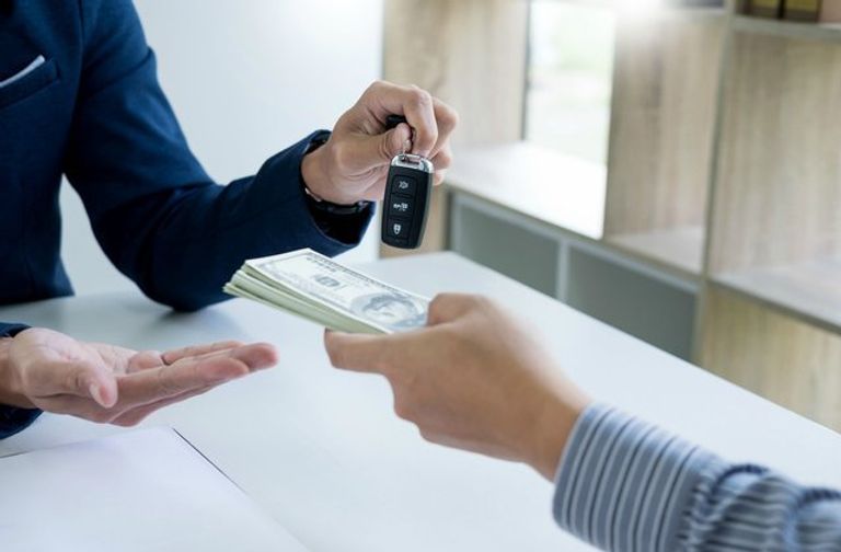 دفع أموال لشراء سيارة صيانة السيارة ضمن الأخطاء