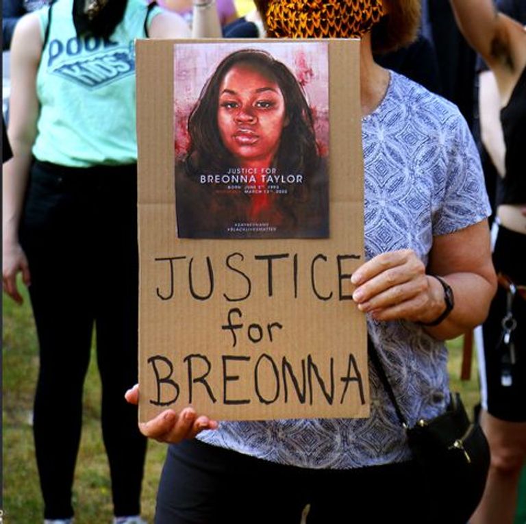 بيونسيه تطالب بالعدالة من قتلة المسعفة السمراء "بريونا تايلور"