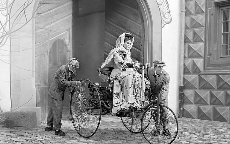 طراز مرسيدس 300SD