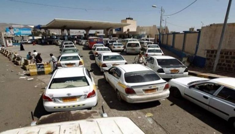 مليشيا الحوثي تفتعل أزمة وقود في صنعاء