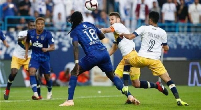 الدوري السعودي يلتزم الحذر في تحدي كورونا