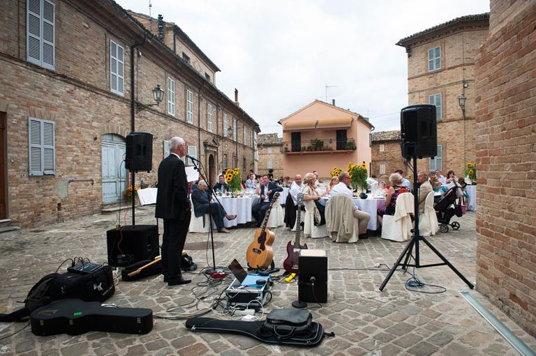 قرية بيتريتولي الإيطالية