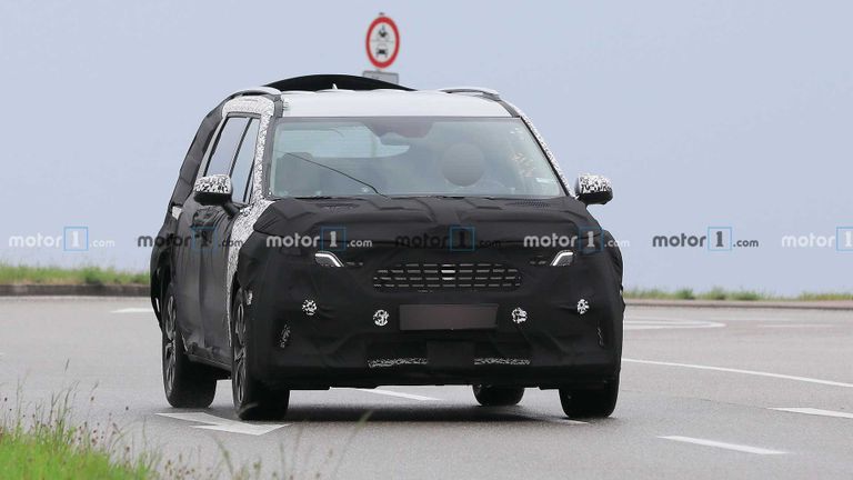 صورة تشويقية لسيارة كيا كرنفال