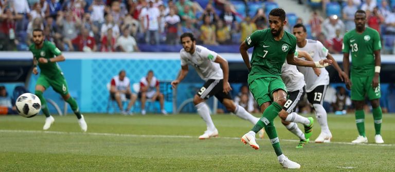 سلمان الفرج لاعب فريق الهلال والمنتخب السعودي منتخب السعودية