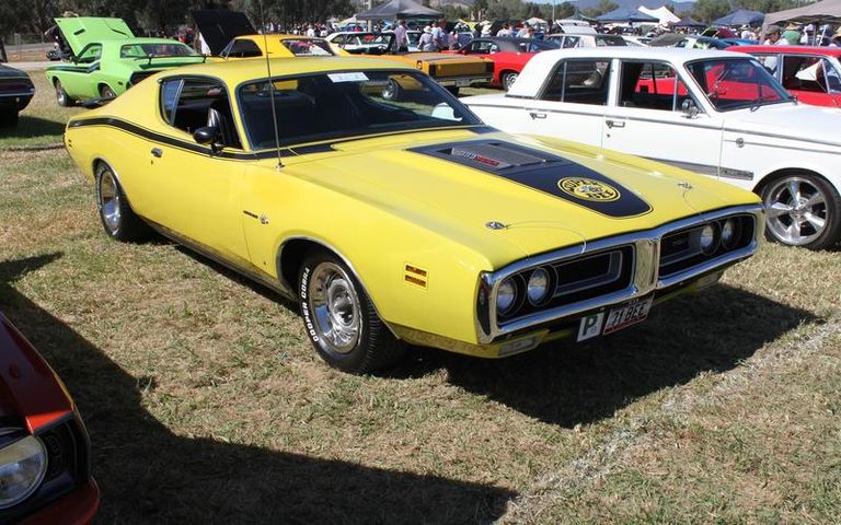 دودج Charger Super Bee