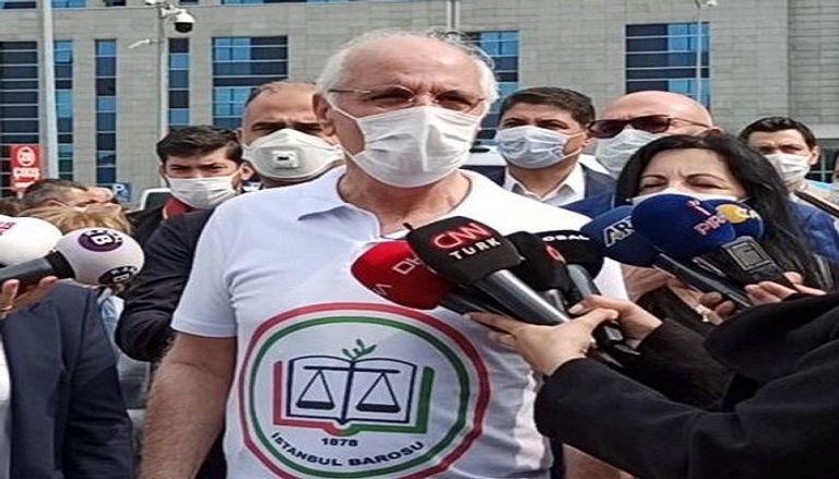 جانب من المسيرة التي بدأها المحامين في تركيا للدفاع عن نقاباتهم ضد تدخلات أردوغان