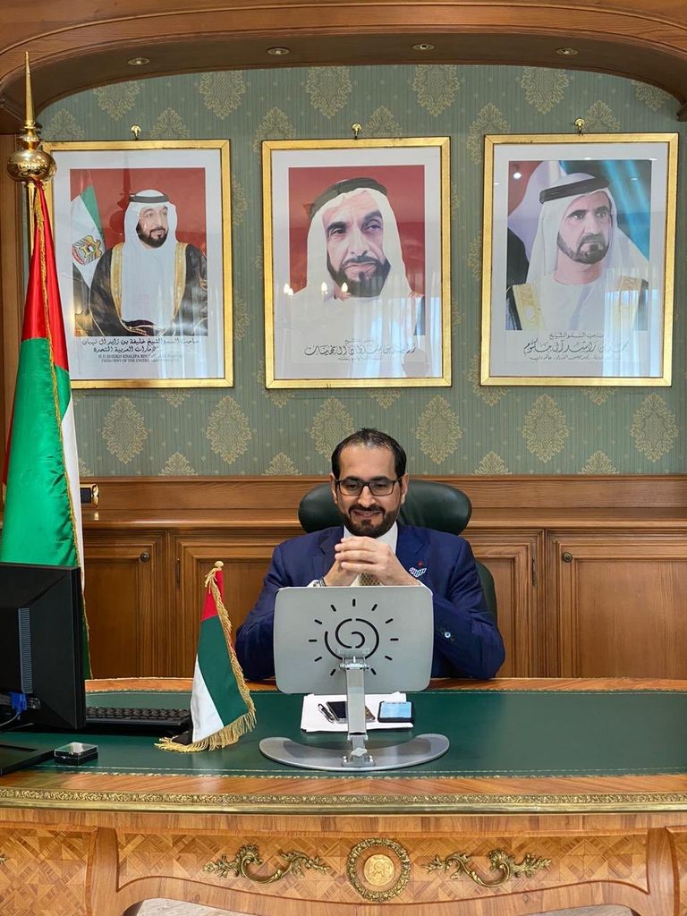 السفير الإماراتي لدى إيطاليا يتفقد جانبا من المساعدات الإماراتية قبل إرسالها إلى مستشفيات إيطاليا