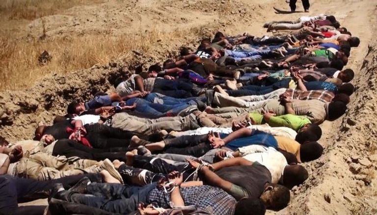 داعش الإرهابي قتل مئات من أفراد الشرطة والجيش العراقي في معسكر سبايكر