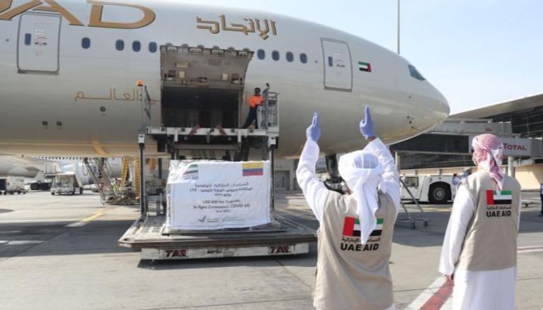 الإمارات أرسلت أكثر من 18 طنا من الإمدادات الطبية إلى كولومبيا