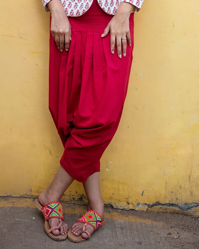 إطلالة البوهو لصيف 2020، ممزوجة بإلهام من عالم الهيبز (الحركة الشبابية التي نشأت في الولايات المتحدة في ستينيات وسبعينيات القرن العشرين).